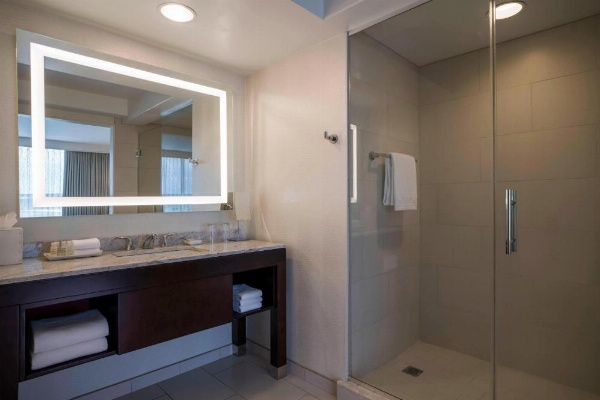Renaissance by Marriott Baton Rouge Hotel image 14